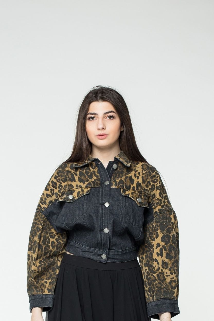 كيتشن جاكيت جينز منقوش أوفر سايز بأزرار أمامية نسائي أسود