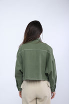 كيتشن جاكت جينز بأزرار أمامية معدنية وياقة كم طويل نسائي