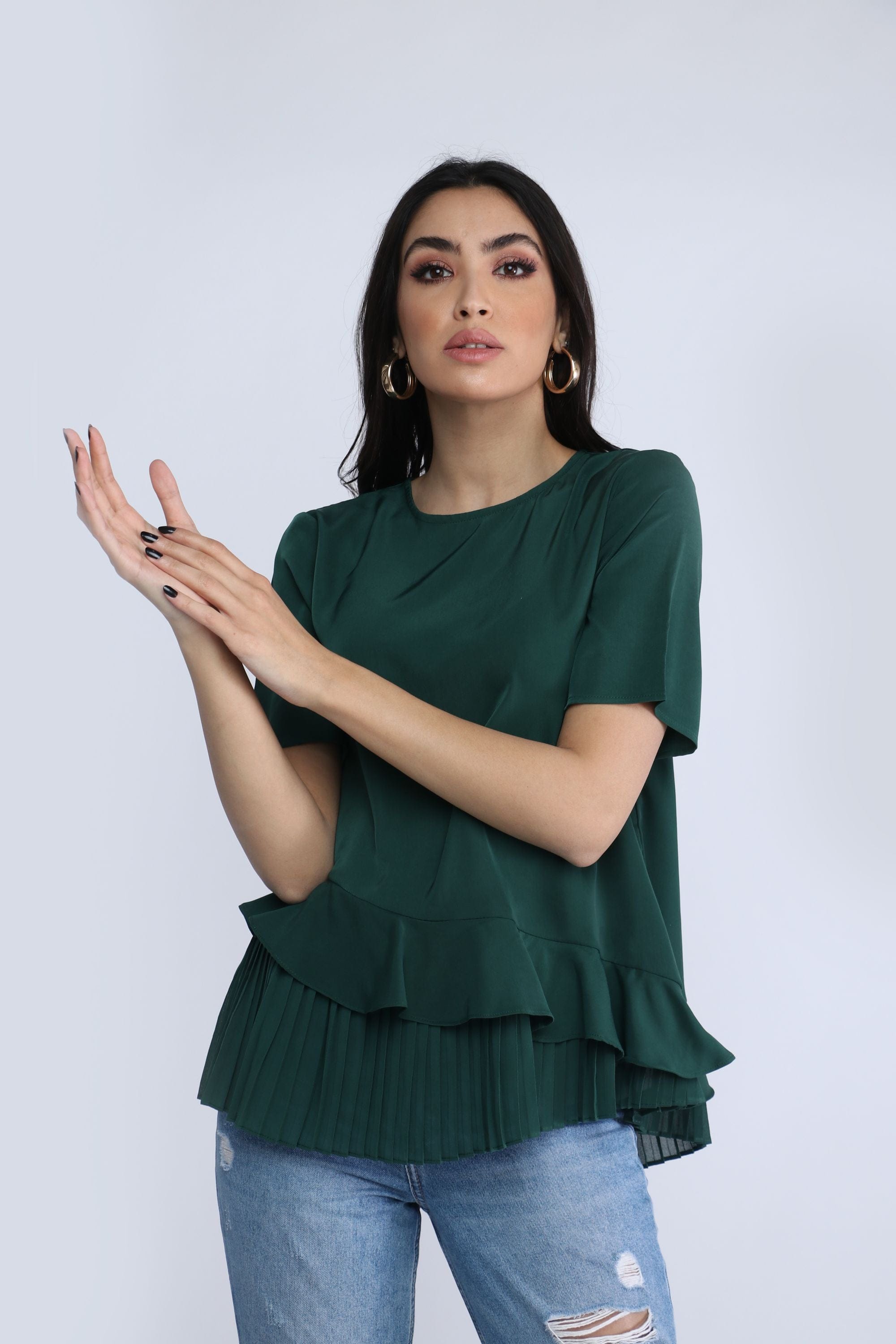 نتشي بلوزة بأكمام قصيرة بوليستر مزين بليسية