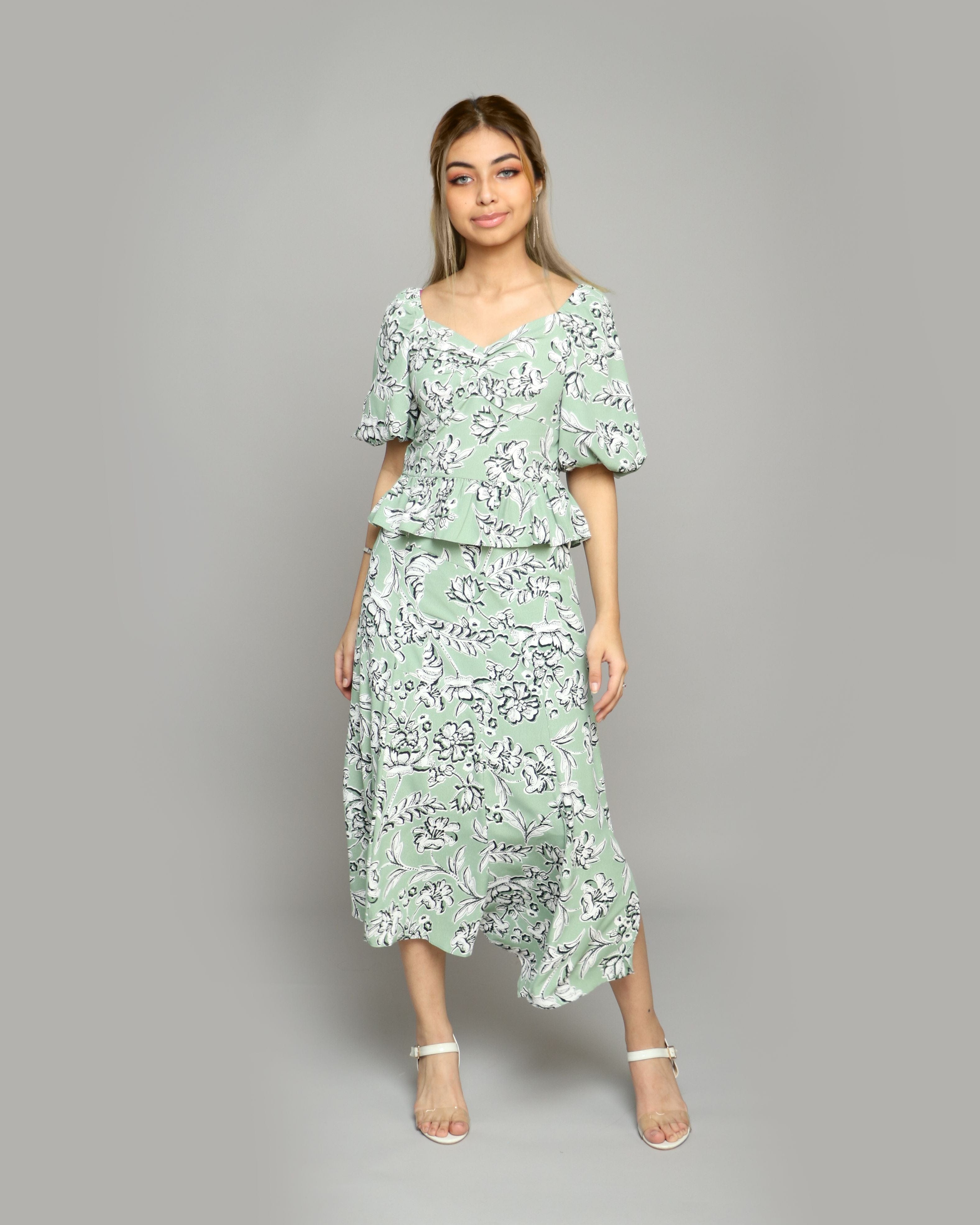 ميكا بلوزة مشجرة مخصرة مفتوحة من الصدر 3/4 كم بف نسائي