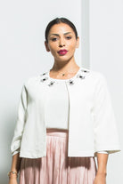 نتشي جاكيت نسائي مطرز على الصدر 3/4 كم سادة