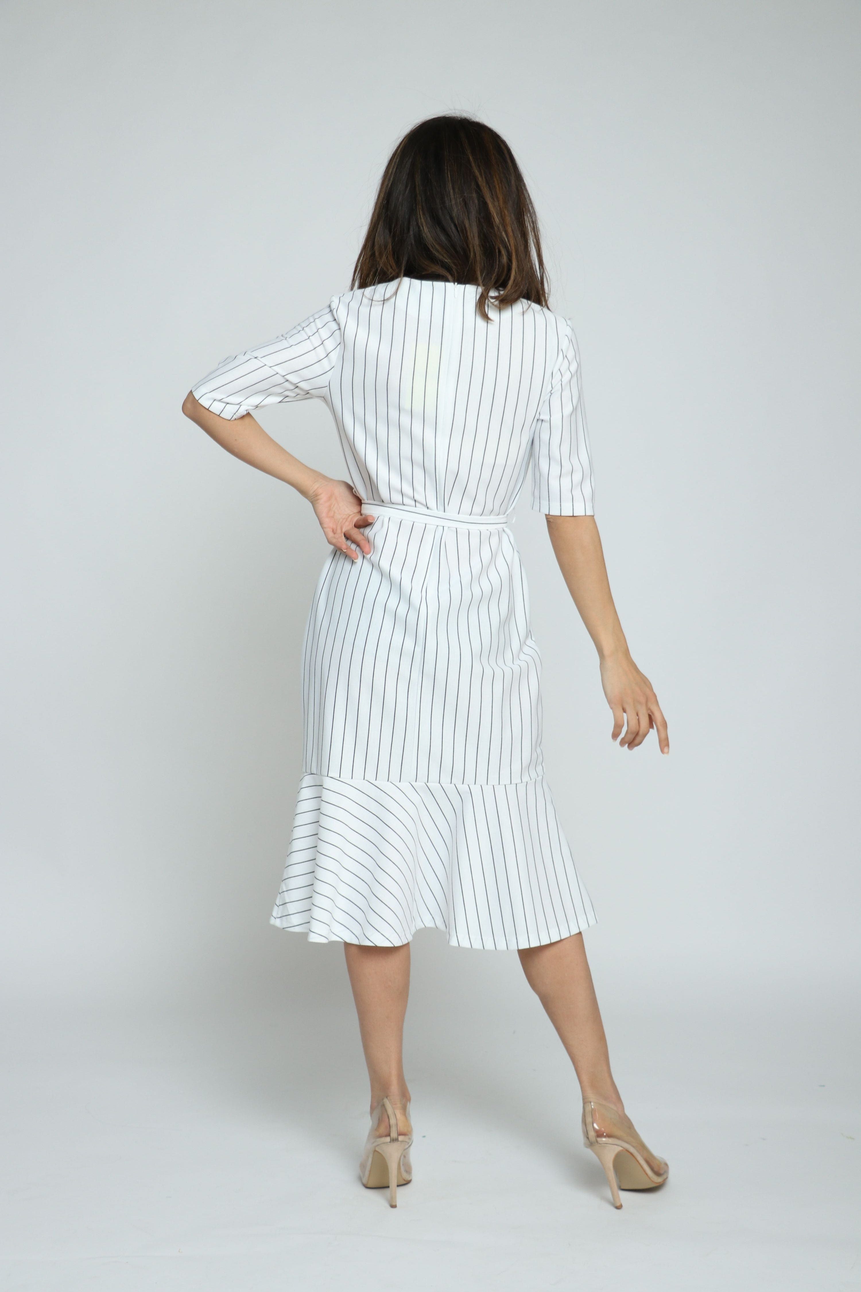 ميكا فستان ميدي بأكمام قصيرة مخطط