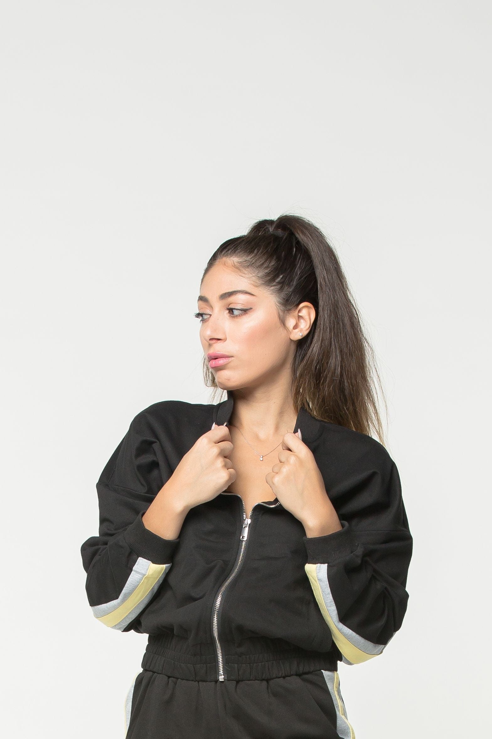 كيتشن جاكيت واسع مخصر بسحاب ياقة صغيرة كم طويل نسائي