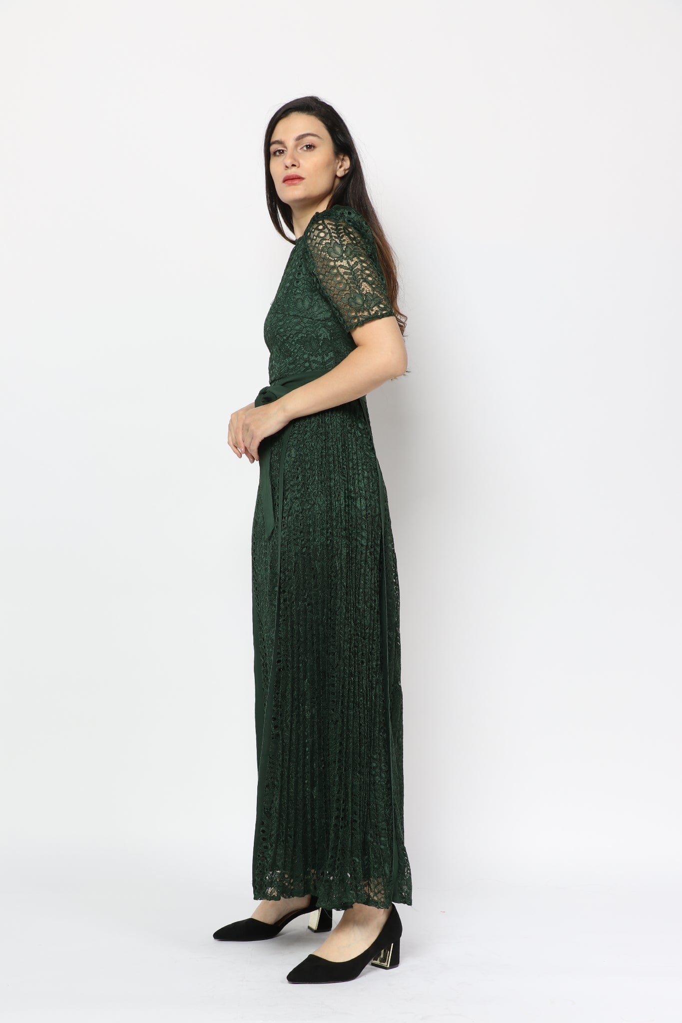 نتشي فستان طويل بأكمام قصيرة مخرم بحزام خصر