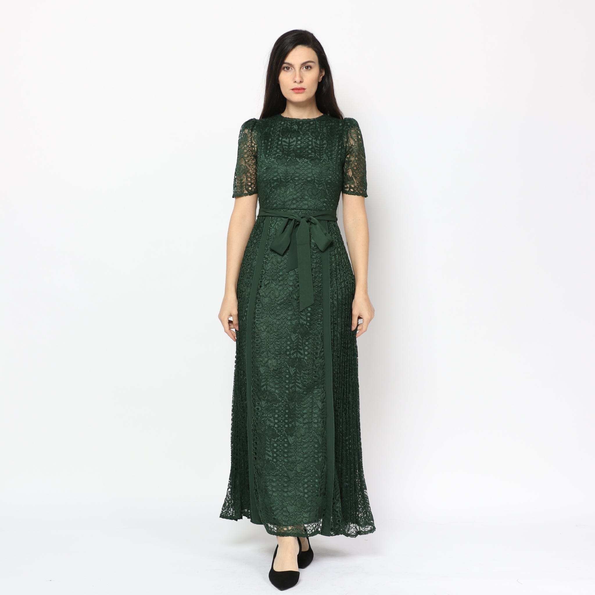 نتشي فستان طويل بأكمام قصيرة مخرم بحزام خصر