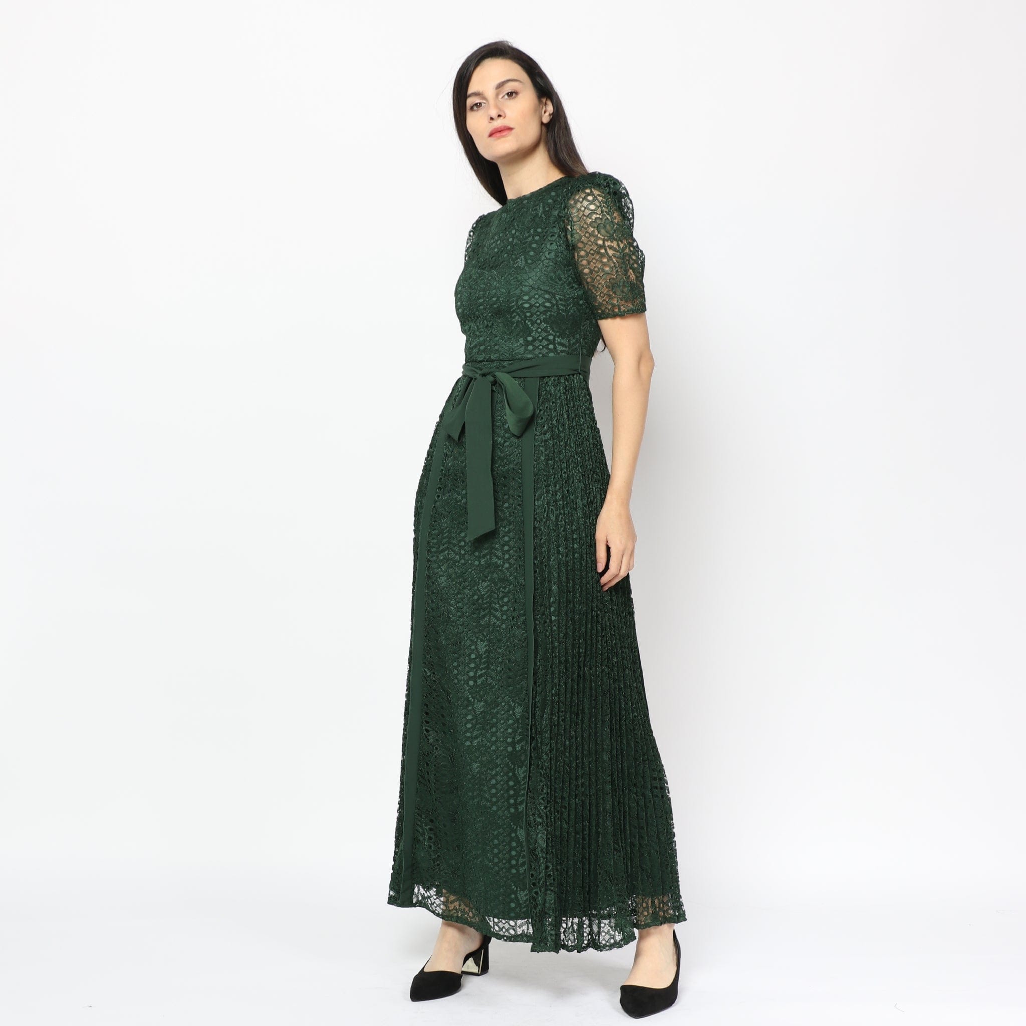 نتشي فستان طويل بأكمام قصيرة مخرم بحزام خصر