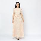 نتشي فستان طويل بأكمام قصيرة مخرم بحزام خصر