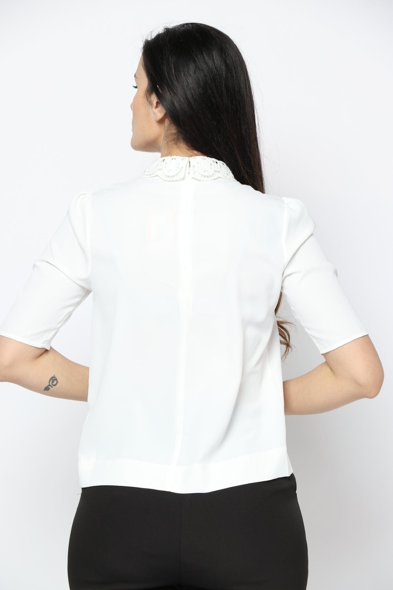 نتشي بلوزة رسمية سادة بياقة دانتيل نسائي