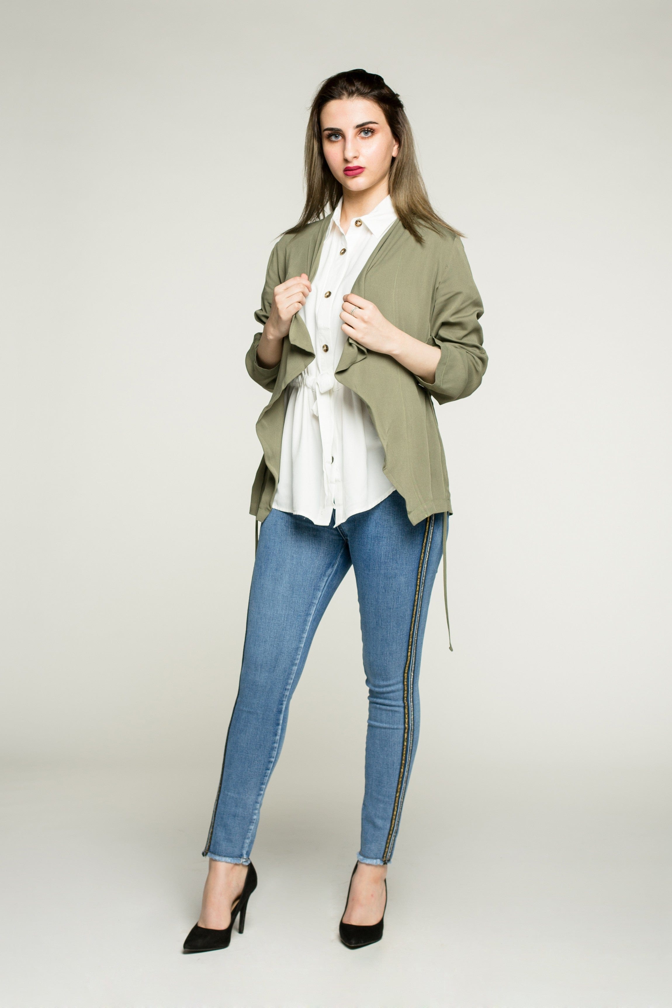 نتشي سترة سادة بدون سحاب مفتوحة بأكمام طويلة