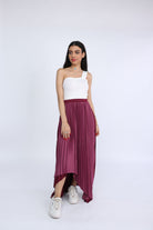 كيتشن تنورة متوسطة الطول بكسرات قصير من الأمام بذيل