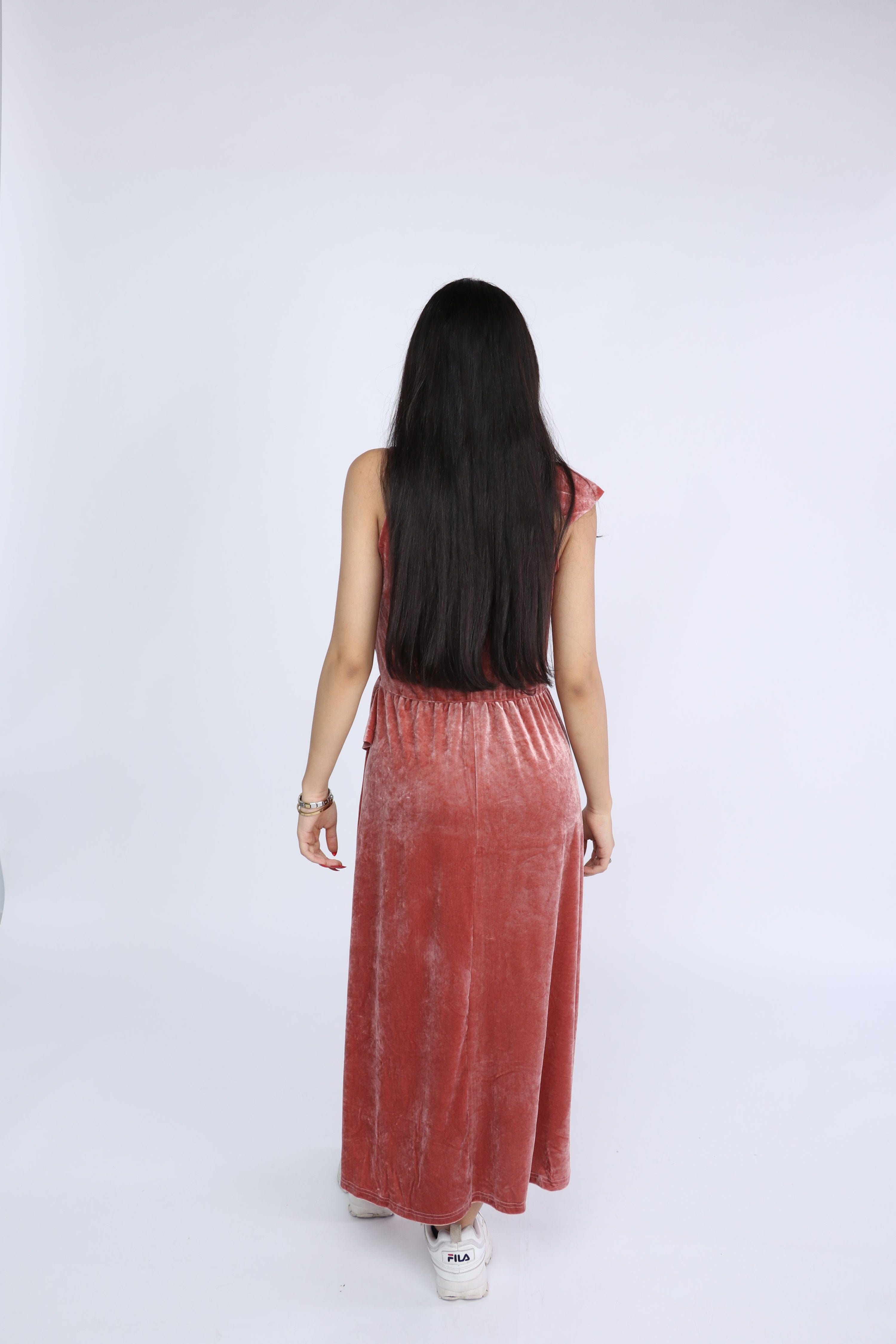 ميكا فستان ميدي بدون أكمام مخمليي ناعم بكلوش