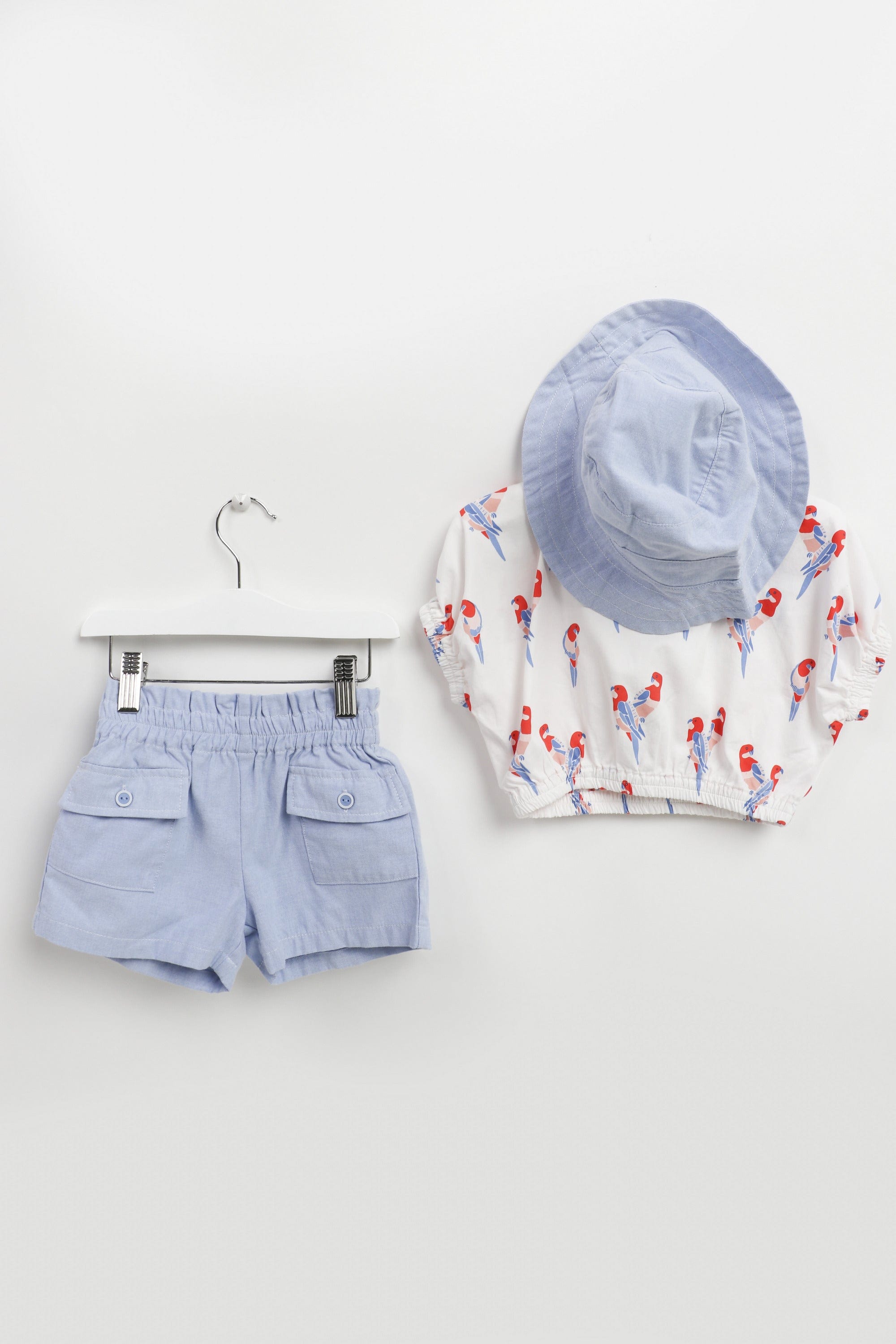 جينجرسنابس طقم بناتي بلوزة وشورت بنمط طيور للرضع أبيض