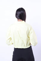 نتشي بلوزة برباط على الخصر بأزرار أمامية وياقة 3/4 كم نسائي