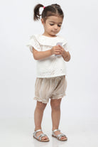 جينجرسنابس شورت بيبي بنات مزين بازرار من الأمام بني