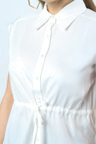 نتشي قميص برباط على الخصر وياقة كم قصير نسائي