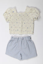 جينجرسنابس شورت بناتي مخطط بالطول بجيوب جانبية بأزرار أمامية أزرق فاتح