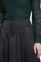 نتشي تنورة ميدي كسرات أمامية عريضة مع حزام عريض مزين بأزرار