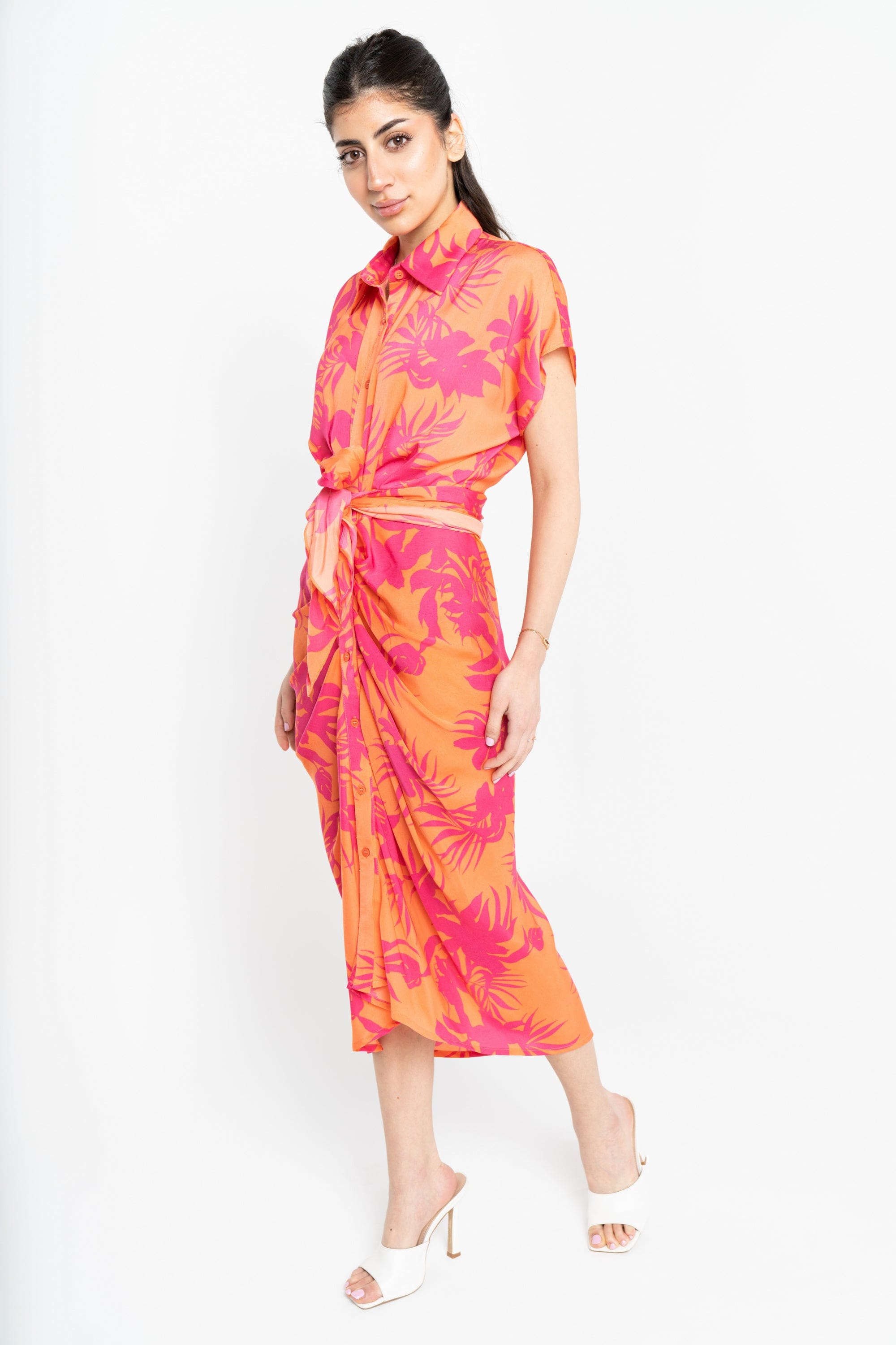 نتشي فستان ميدي أكمام قصير مشجر بحزام خصر