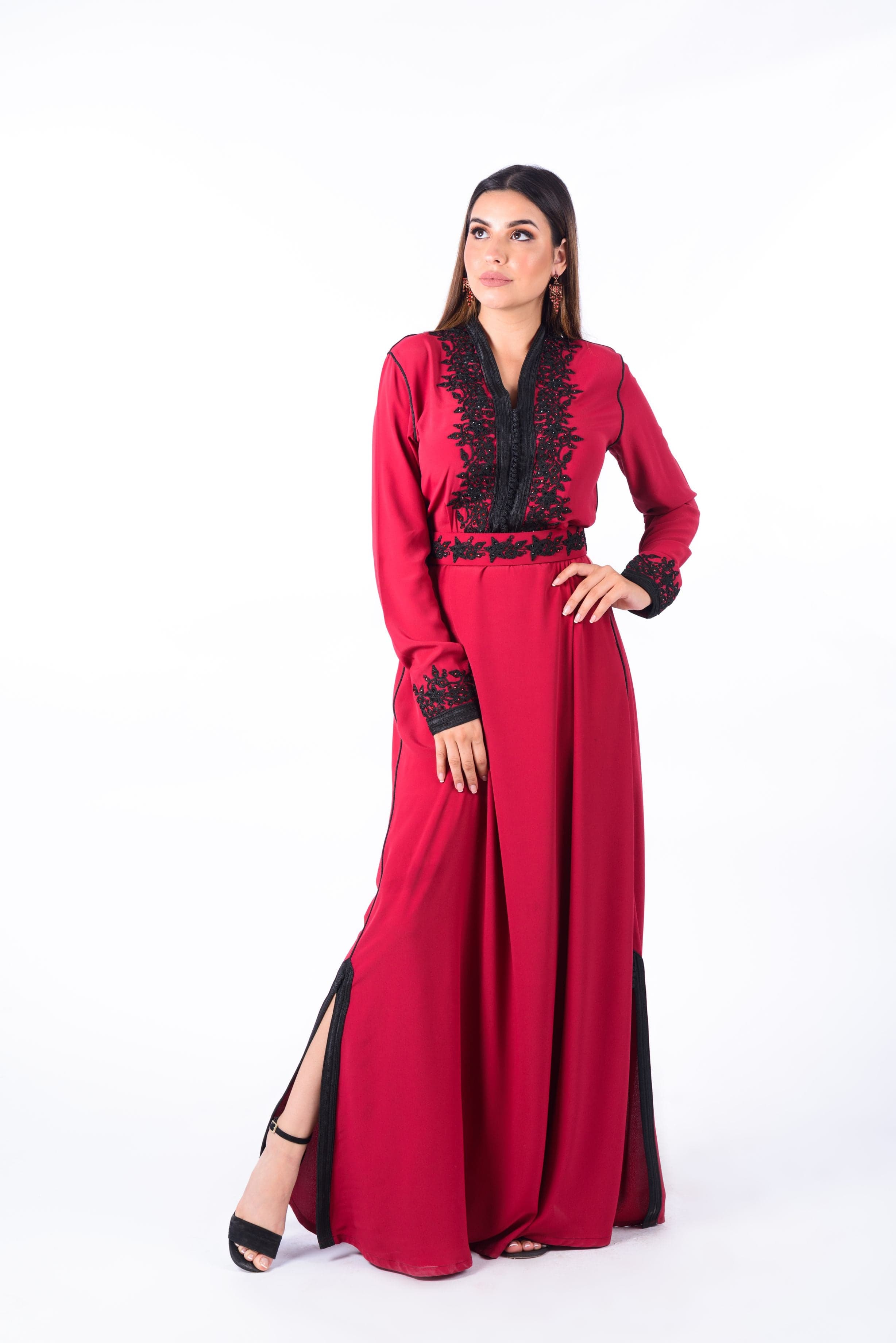 ديامانتين قفطان مزينة بالخيوط طويلة ماكسي بأكمام طويلة أحمر وردي