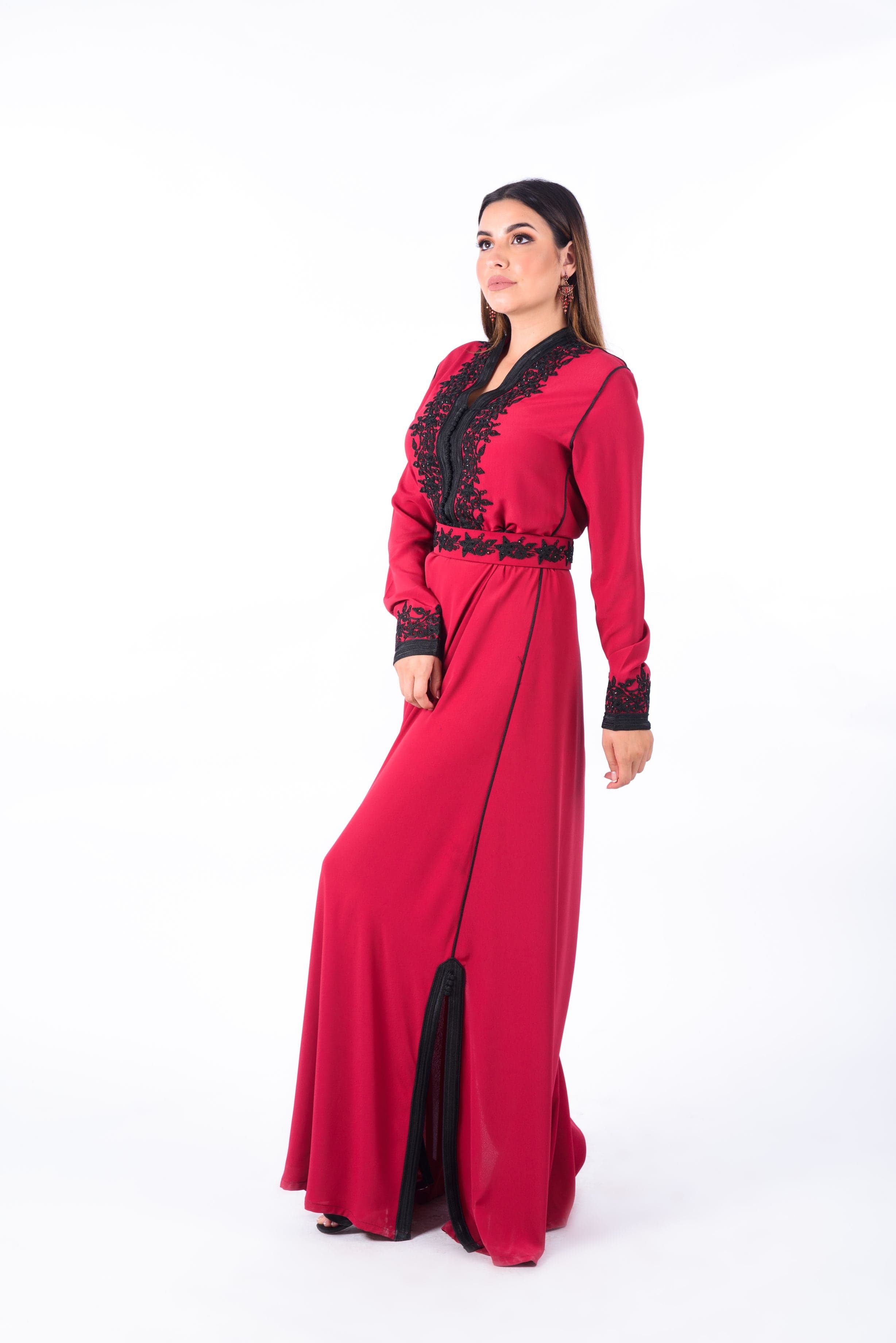 ديامانتين قفطان مزينة بالخيوط طويلة ماكسي بأكمام طويلة أحمر وردي