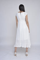 نتشي فستان ميدي بوليستر بأزرار من الأمام بكم قصير