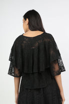 نتشي بلوزة دانتيل فراشة مفتوحة طبقتين بزرار نص كم نسائي