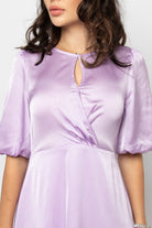 نتشي فستان ميدي قصير الأكمام طويل من الأمام وقصير من الخلف