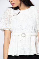 نتشي بلوزة دانتيل بحزام كم قصير منفوخ نسائي