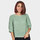 نتشي بلوزة ريش برقبة دائرية نص كم نسائي