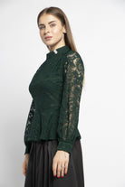 نتشي بلوزة دانتيل نبطن بأكمام طويلة شفافة