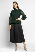 نتشي بلوزة دانتيل نبطن بأكمام طويلة شفافة