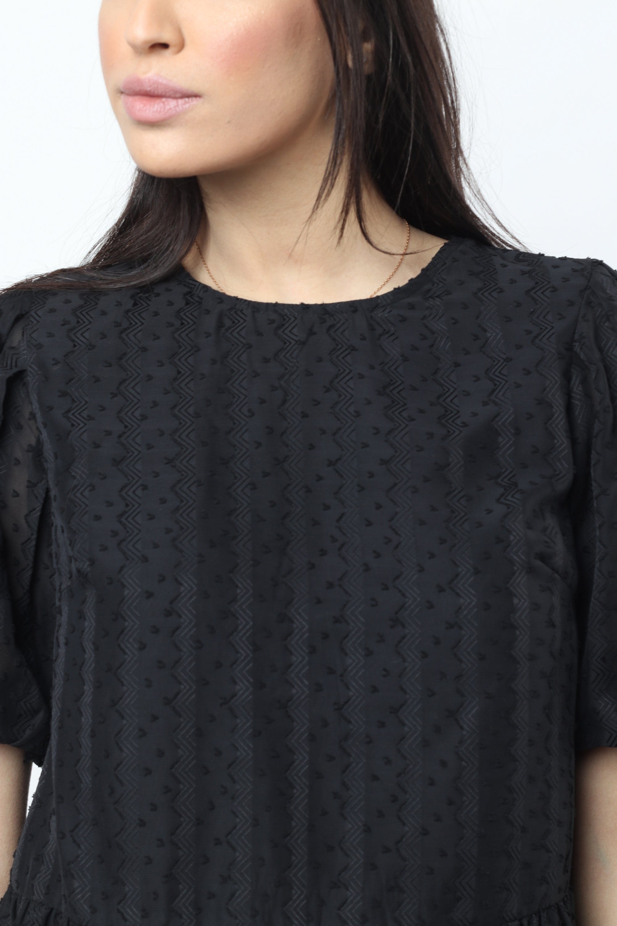 نتشي بلوزة كم منفوخ نص كم نسائية