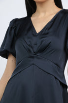 نتشي فستان طويل سادة ناعم مخصر كم قصير منفوخ