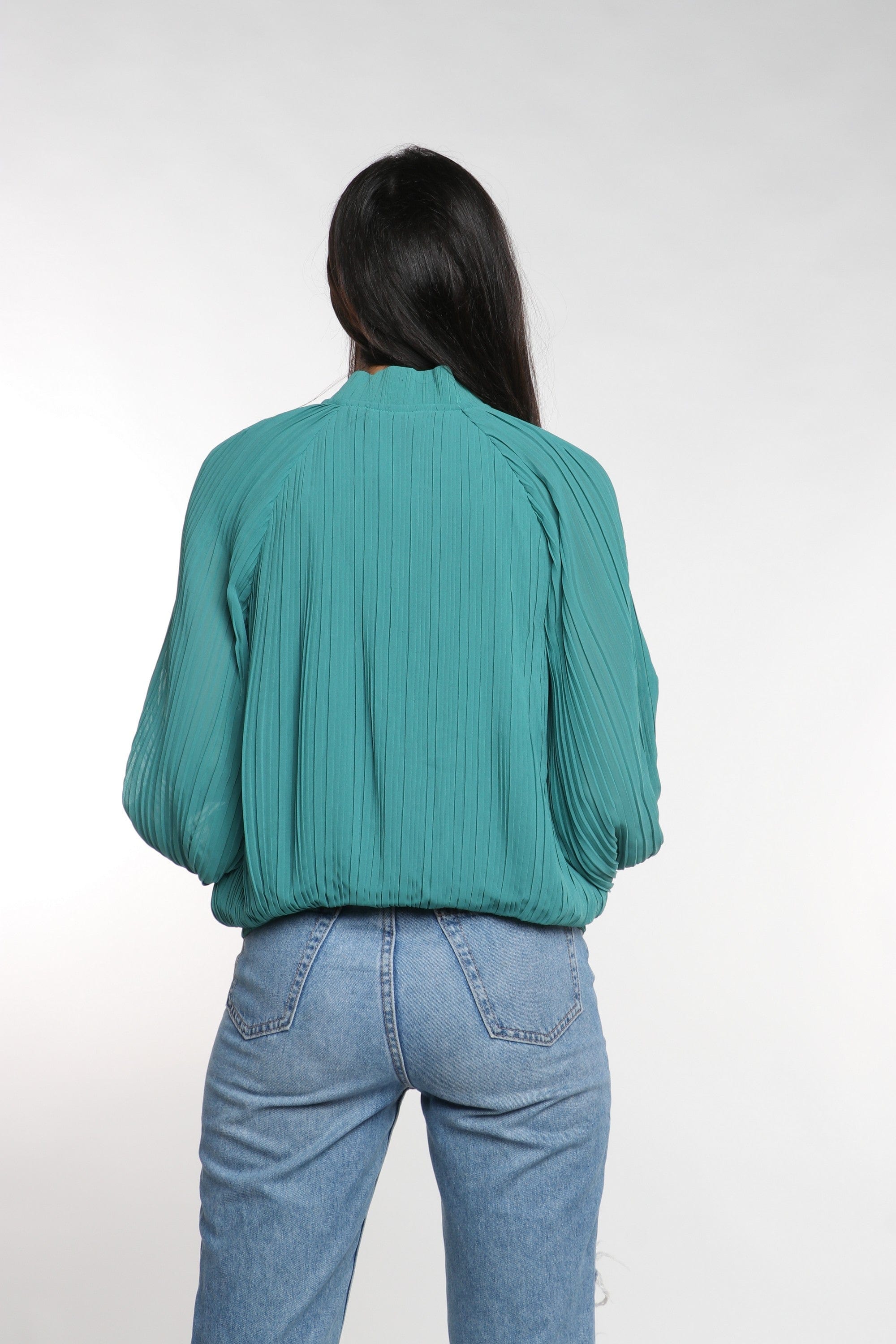 نتشي سترة سادة بكسرات بسحاب بأكمام طويلة