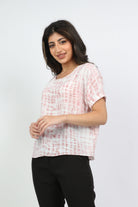 نتشي بلوزة مموجة كم قصير نسائي