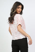 نتشي بلوزة مموجة كم قصير نسائي