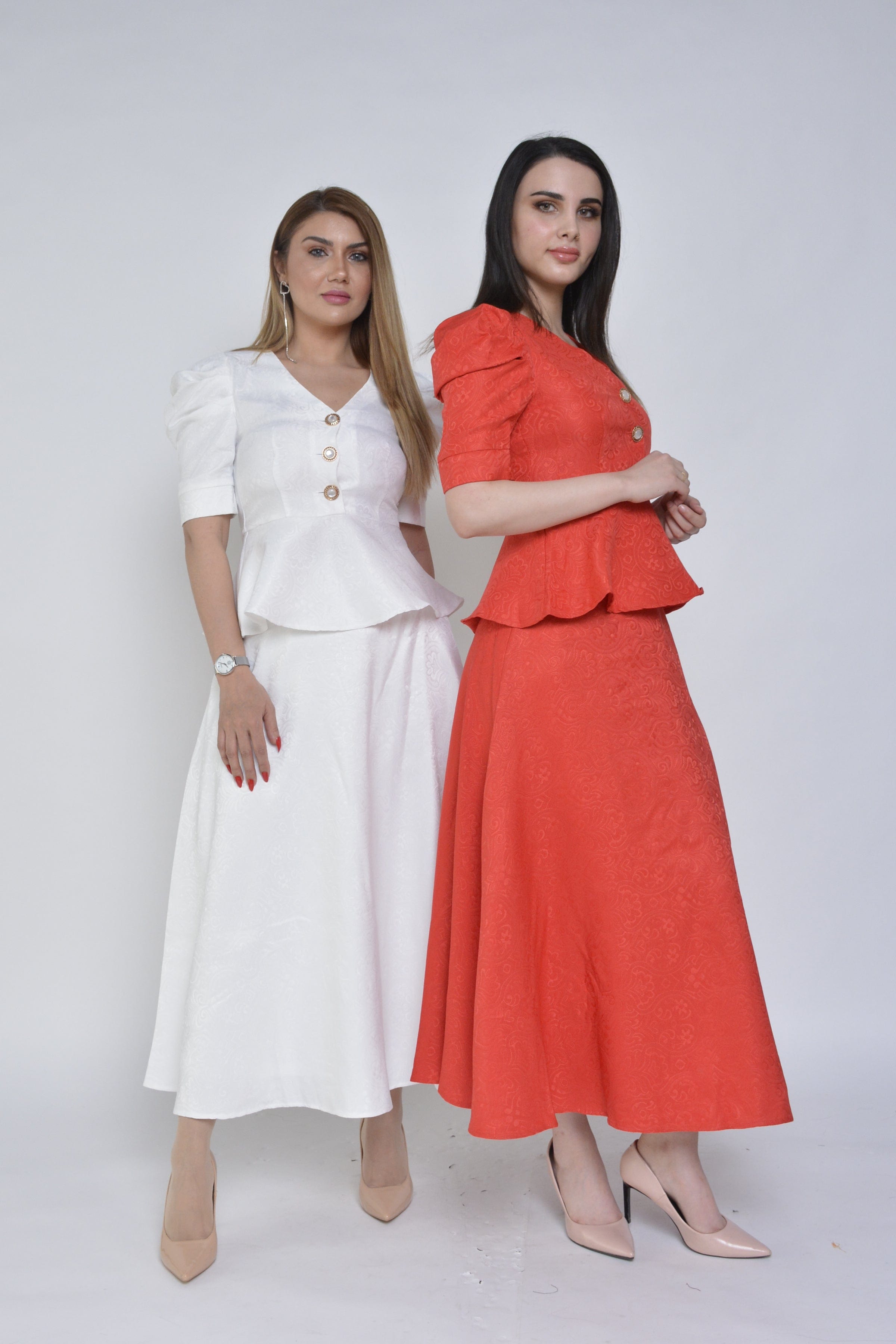 نتشي بلوزة جاكار مخصرة بأزرار أمامية نص كم بف نسائي