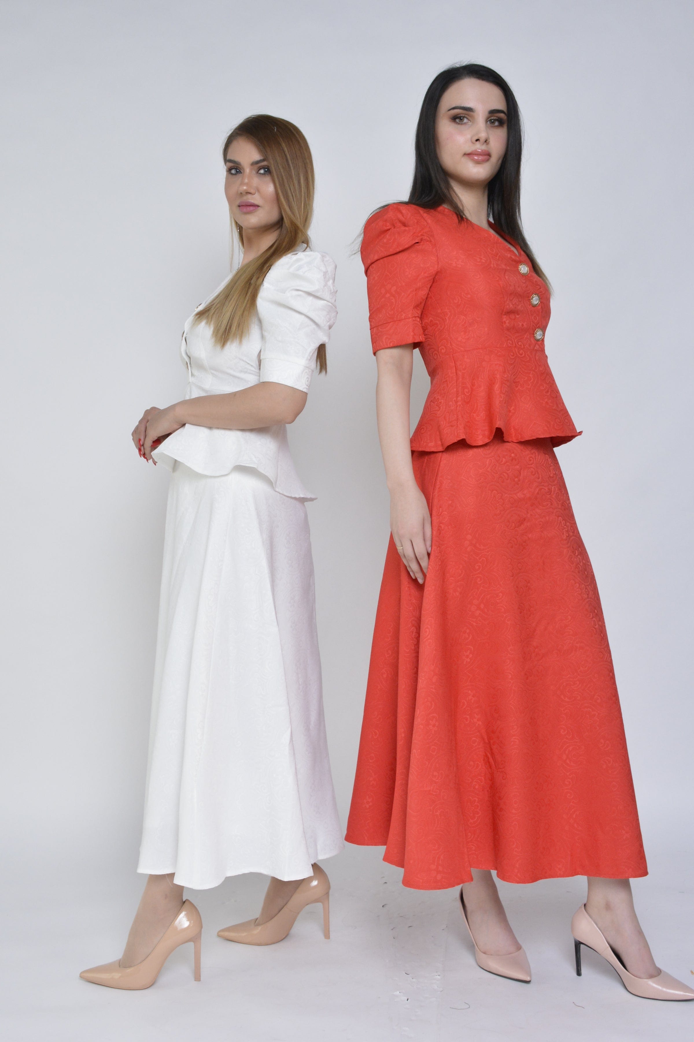 نتشي بلوزة جاكار مخصرة بأزرار أمامية نص كم بف نسائي