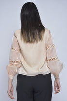 نتشي بلوزة كلاسيك سادة بأكمام شفافة