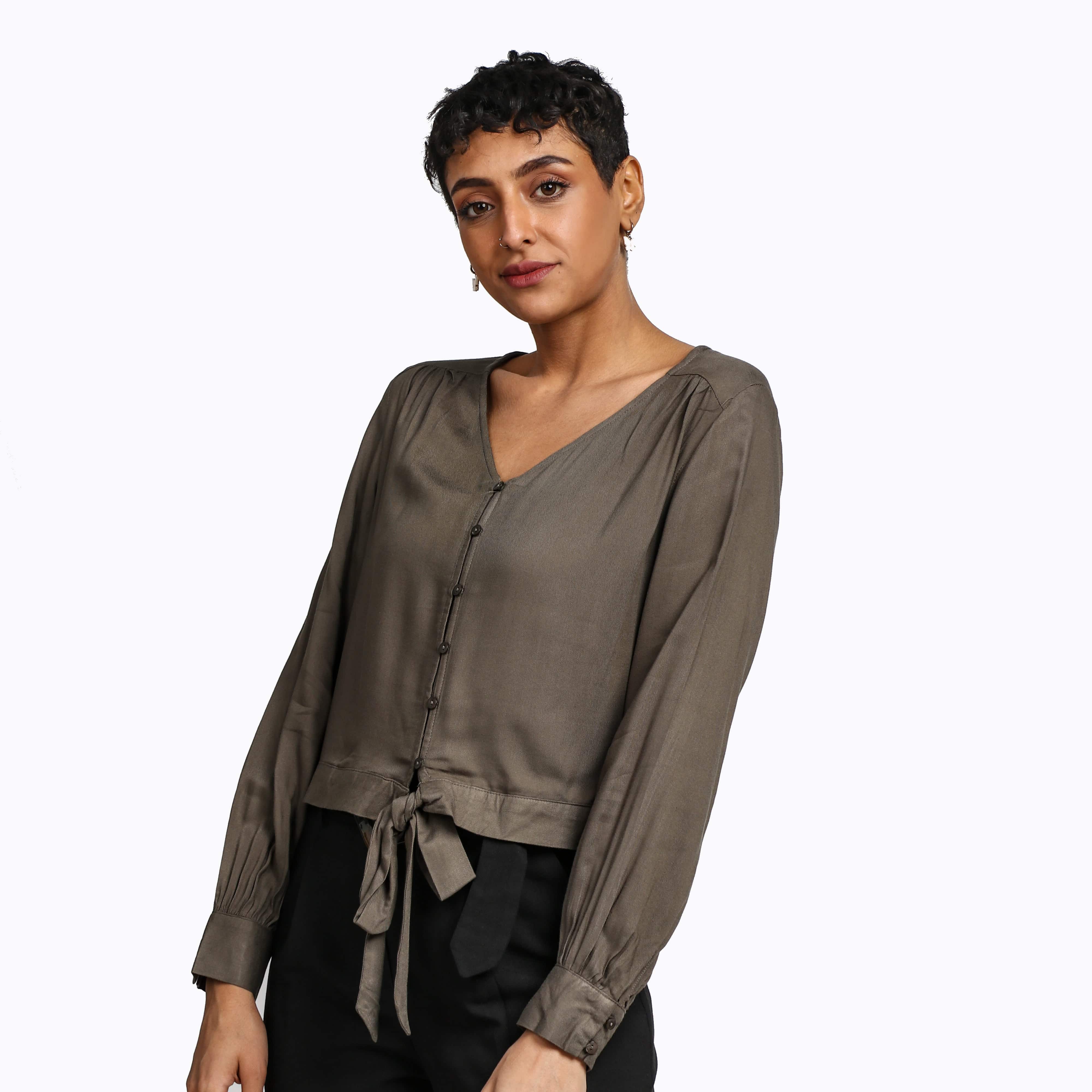 نتشي بلوزة بأزرار أمامية سبعة كم طويل بأساور نسائي