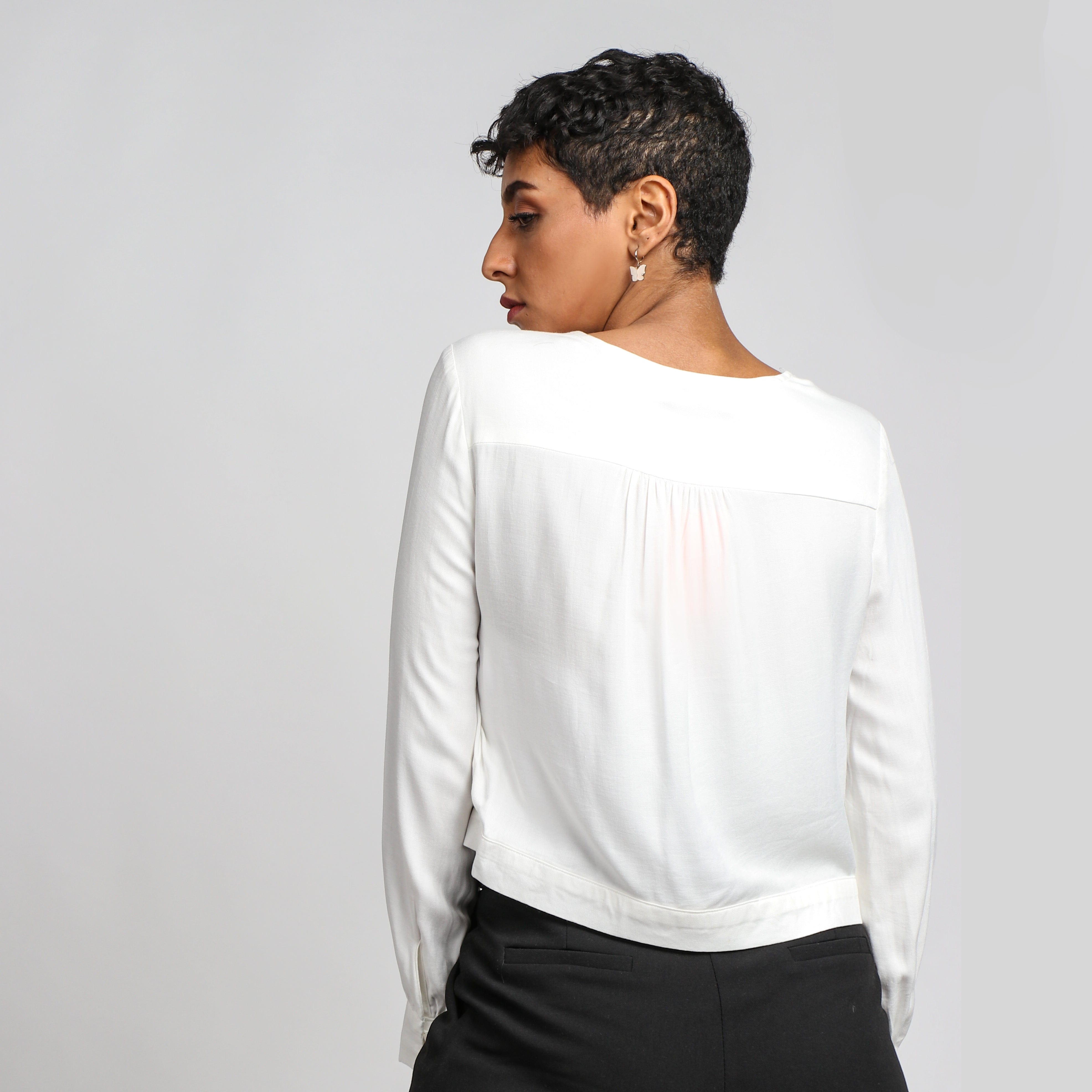 نتشي بلوزة بأزرار أمامية سبعة كم طويل بأساور نسائي