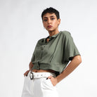 نتشي بلوزة فسكوز قصيرة نص كم واسع بياقة بأزرار أمامية