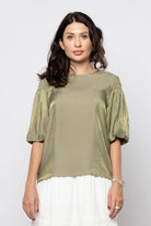 نتشي بلوزة سواريه نص كم منفوخ نسائي