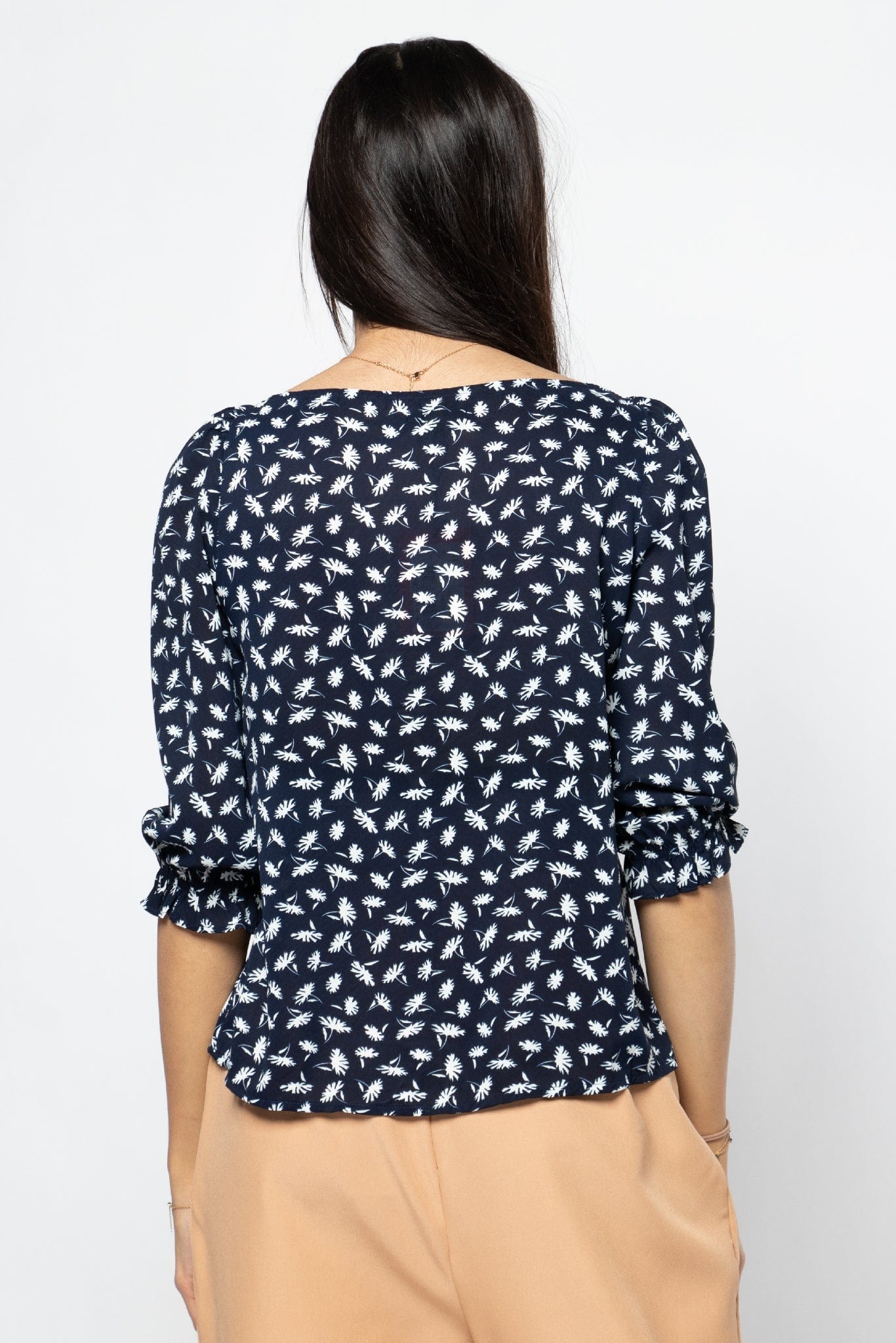 نتشي بلوزة مشجرة بفتحة دائرية 3/4 كم مع أسورة نسائي