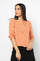 نتشي بلوزة مشجرة بفتحة دائرية 3/4 كم مع أسورة نسائي