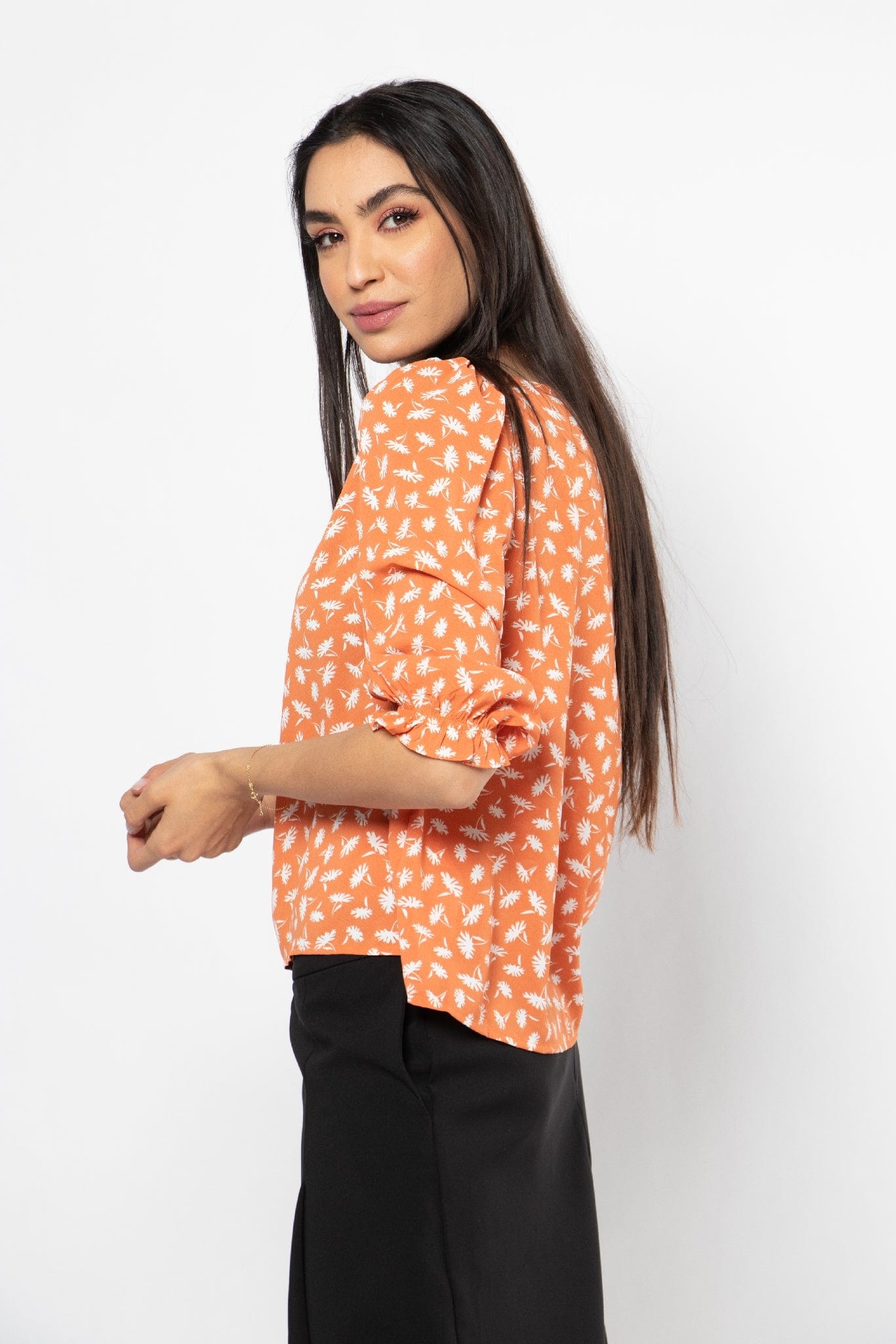 نتشي بلوزة مشجرة بفتحة دائرية 3/4 كم مع أسورة نسائي