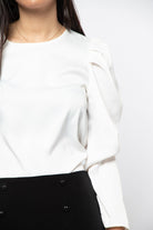 نتشي بلوزة نسائية بأكمام منفوخة أبيض