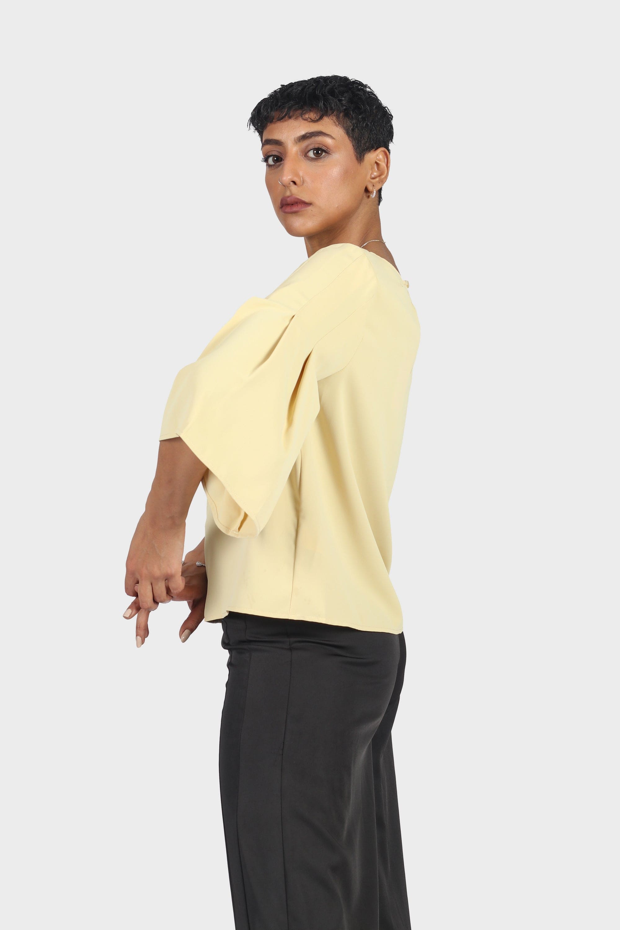 نتشي بلوزة سادة 3/4 كم منفوخ نسائي