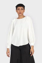 نتشي بلوزة رسمية سادة كم واسع منفوش مكشكش بأسورة نسائي