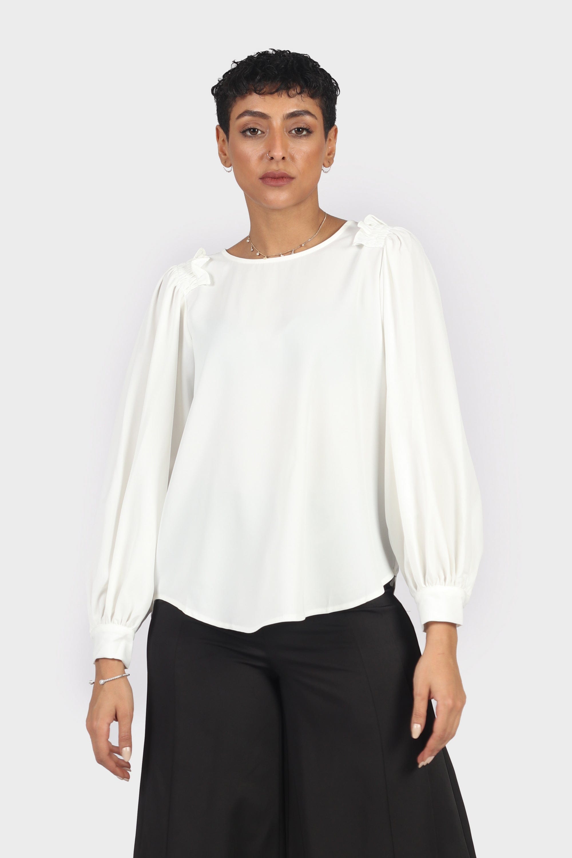 نتشي بلوزة رسمية سادة كم واسع منفوش مكشكش بأسورة نسائي